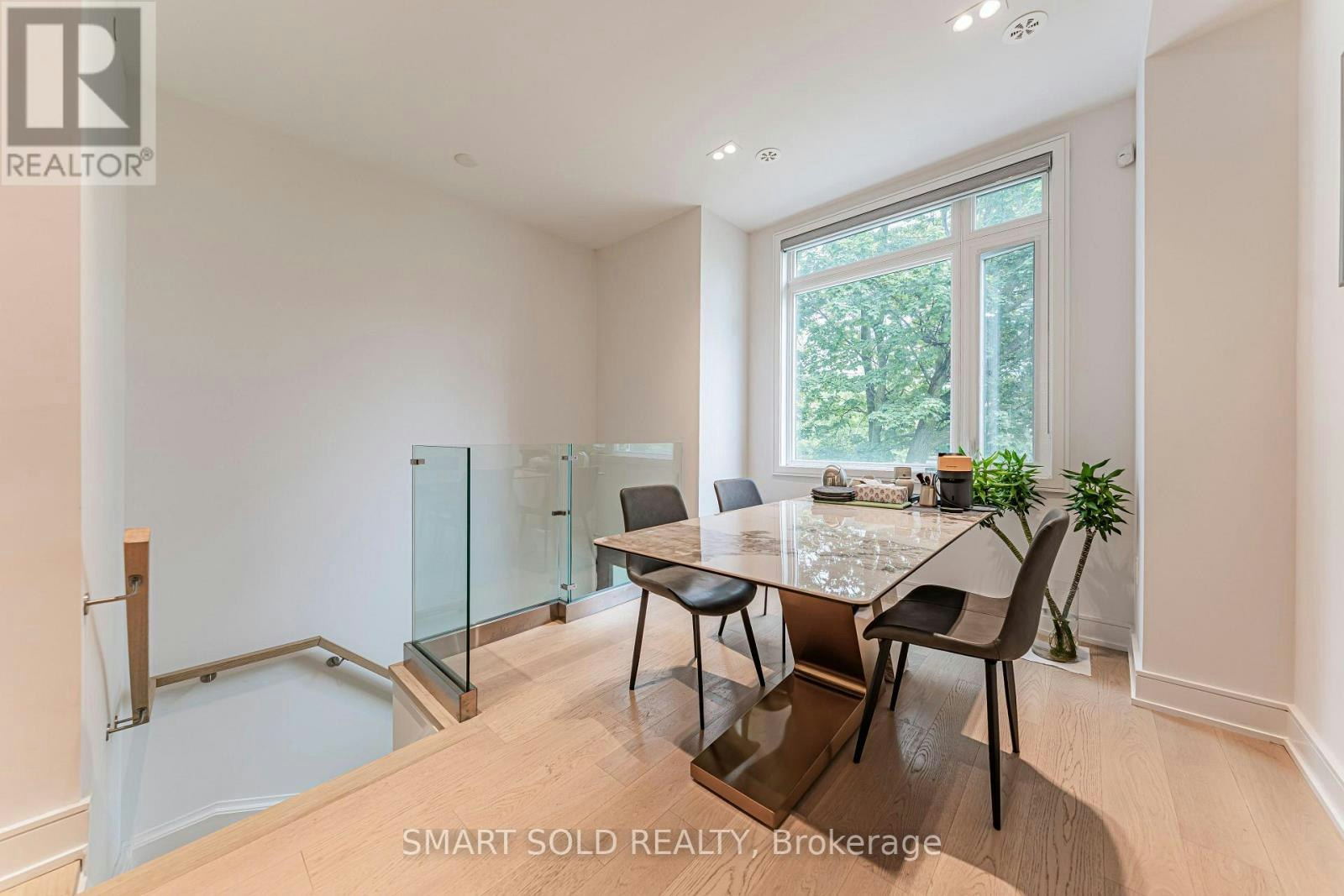 9 Flax Field Lane, Toronto, ON, M2N 0L5 - 3