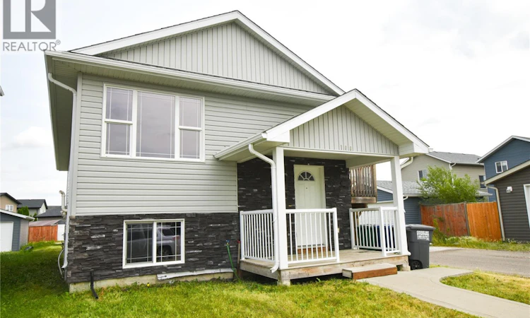 106 Geary Crescent