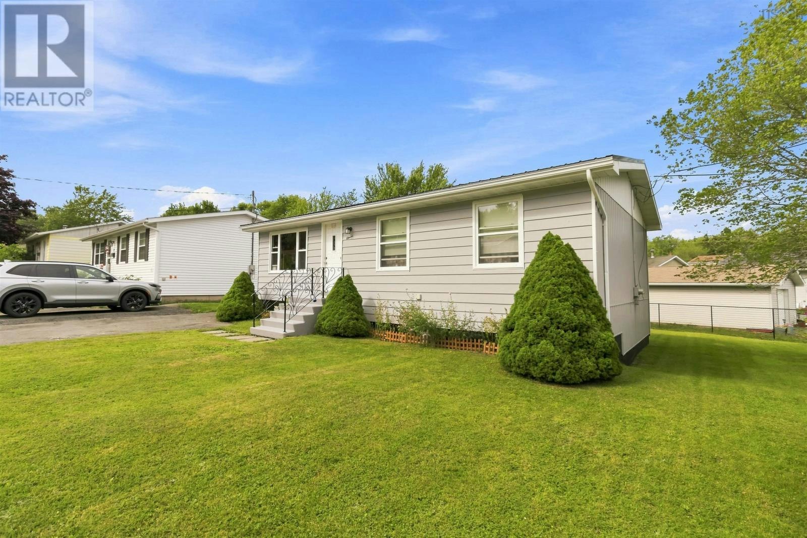 11 Savona Court, Cole Harbour, NS, B2W 4R1