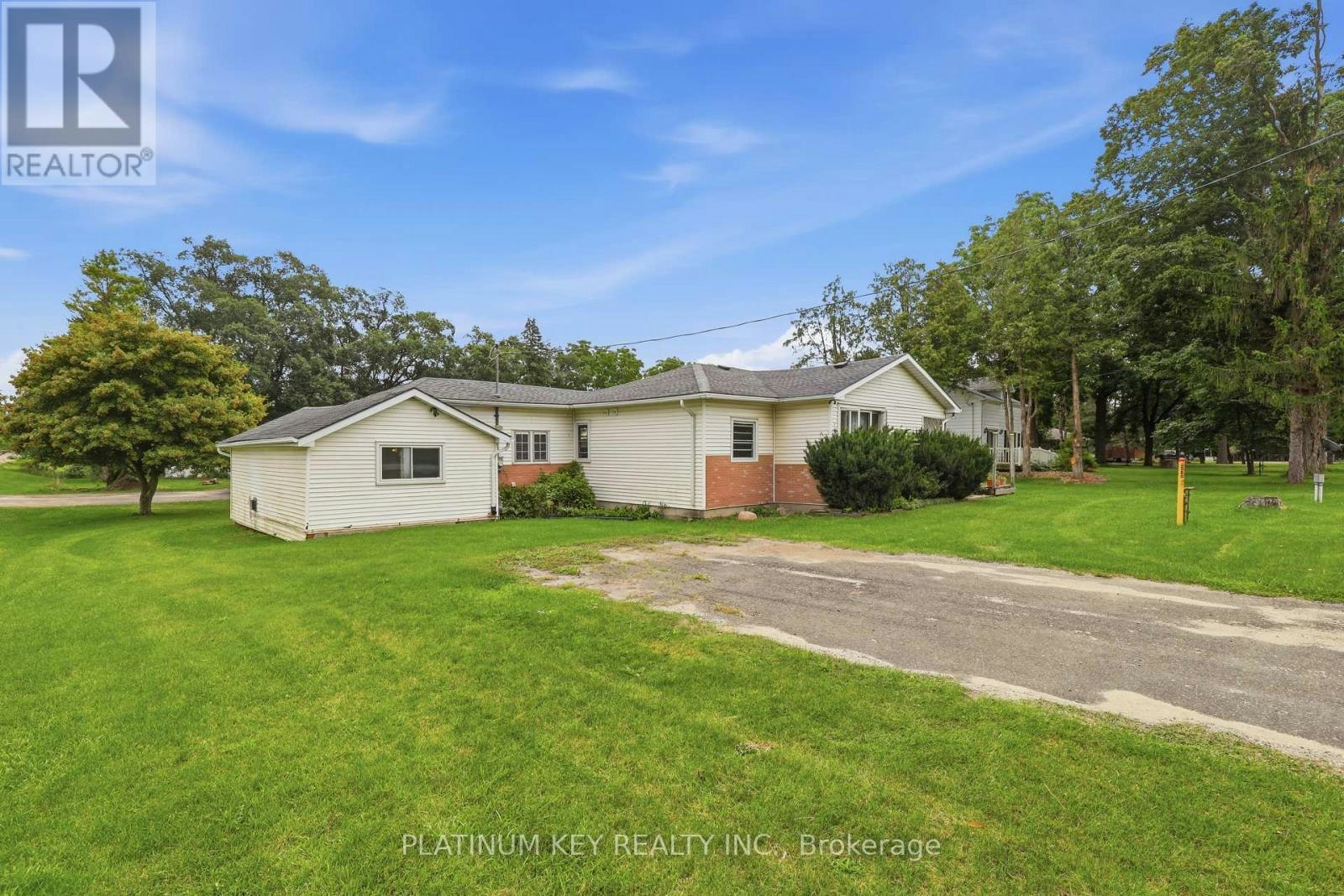 22942 Wonderland Road N, Komoka, ON, N0M 2A0