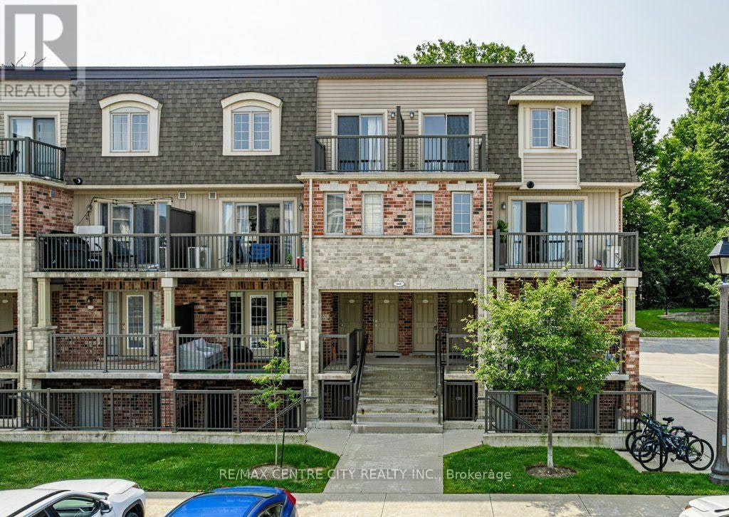 D-243 Rachel Crescent, Kitchener, ON, N2R 0E2
