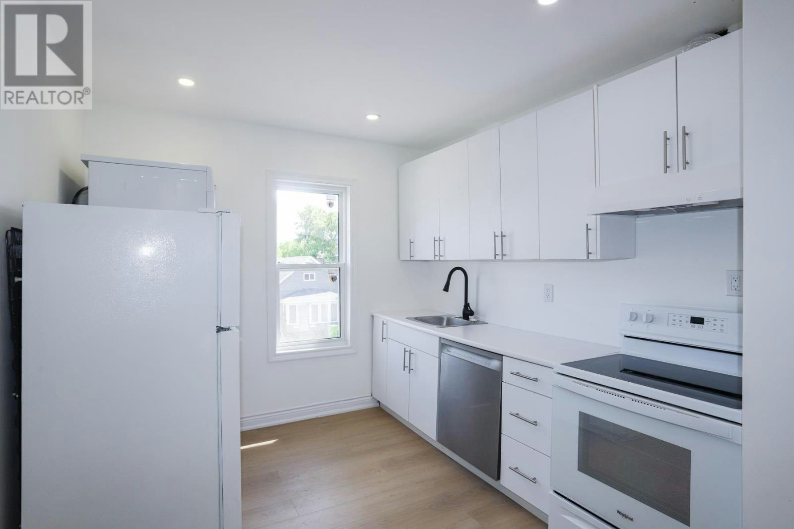54 Cathcart Street, Sault Ste. Marie, ON, P6A 1E1