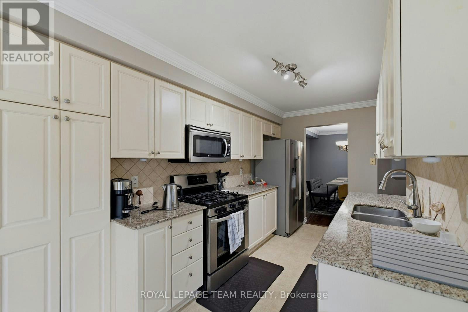 216 Horseshoe Crescent, Ottawa, ON, K2S 0B8 - 21