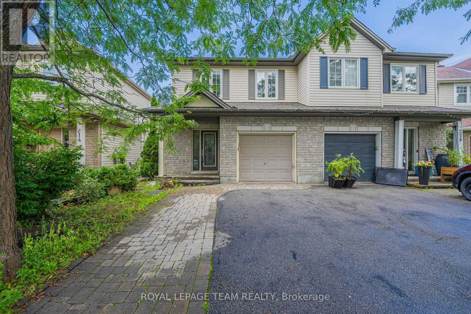 216 Horseshoe Crescent, Ottawa, ON, K2S 0B8
