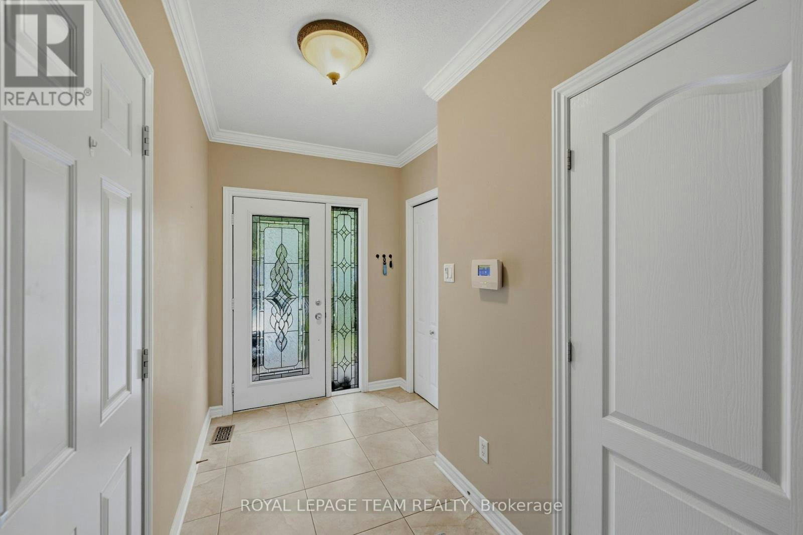 216 Horseshoe Crescent, Ottawa, ON, K2S 0B8 - 9
