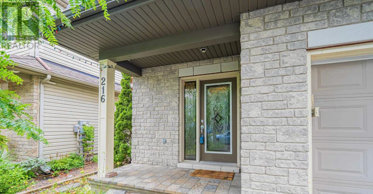 216 Horseshoe Crescent, Ottawa, ON, K2S 0B8 - 4