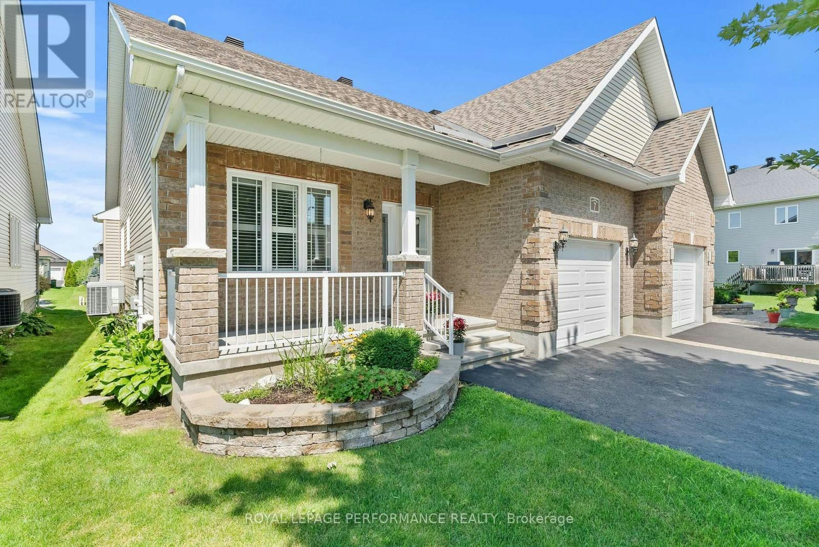 7 Abbey Crescent, Russell, ON, K4R 0B5