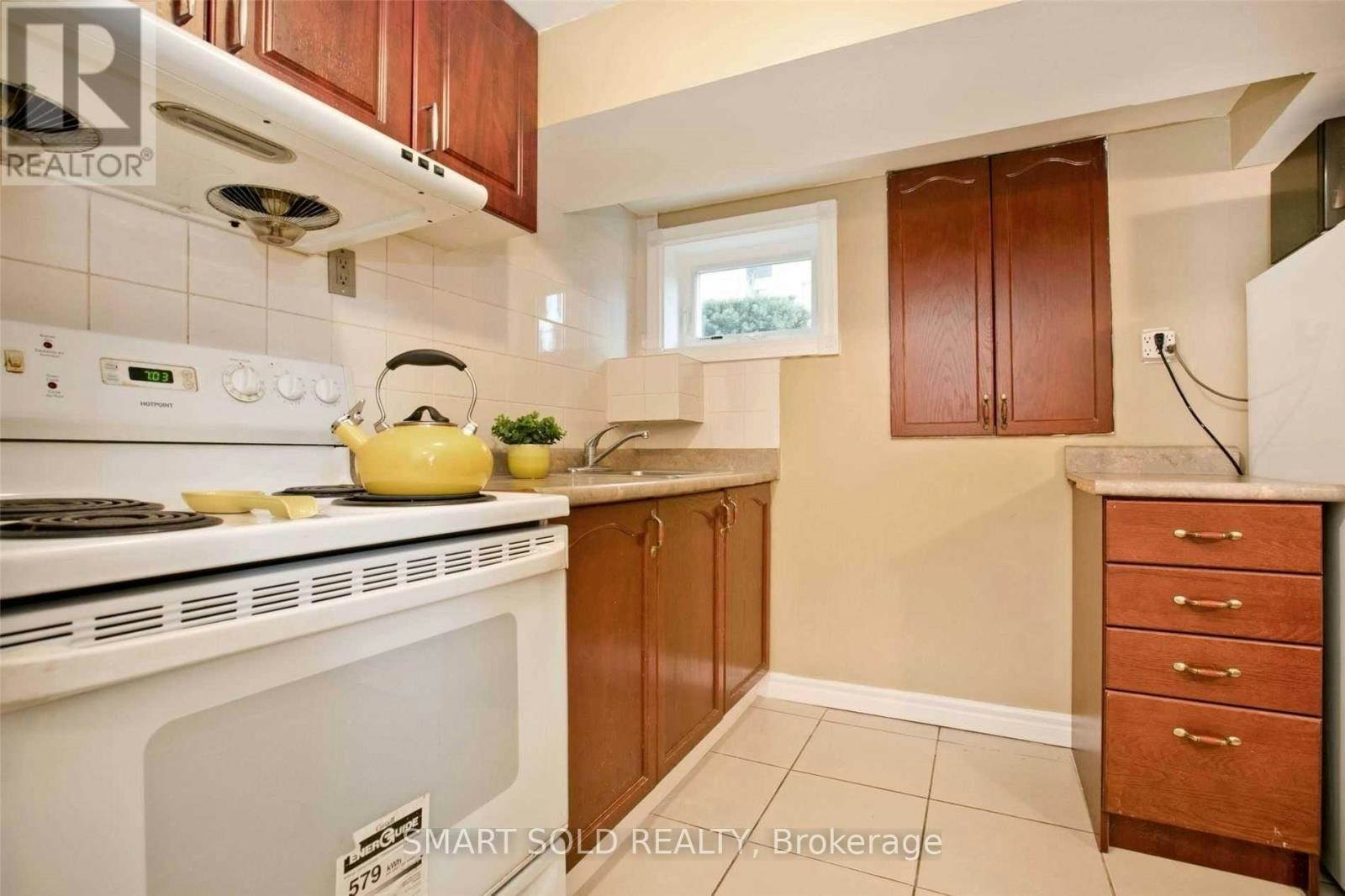 UPPER-40 Mintwood Drive, Toronto, ON, M2M 3A7 - 5