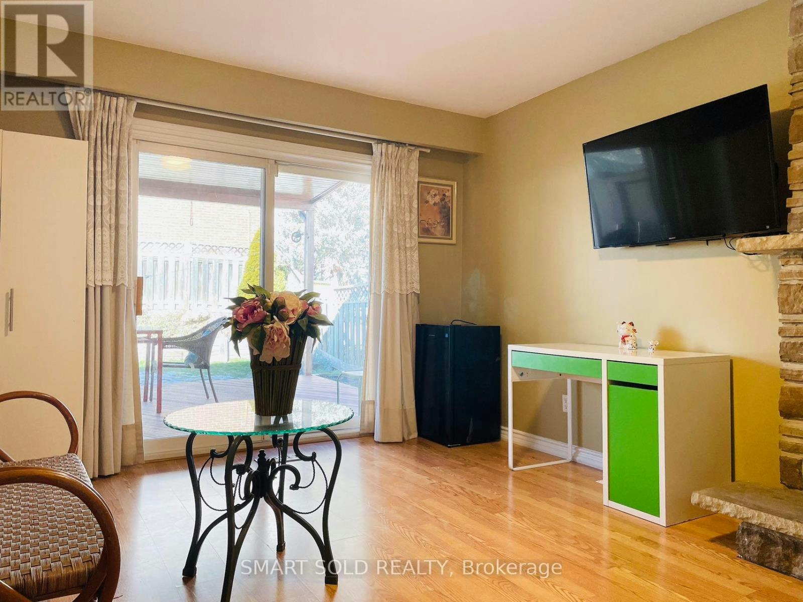 UPPER-40 Mintwood Drive, Toronto, ON, M2M 3A7 - 3