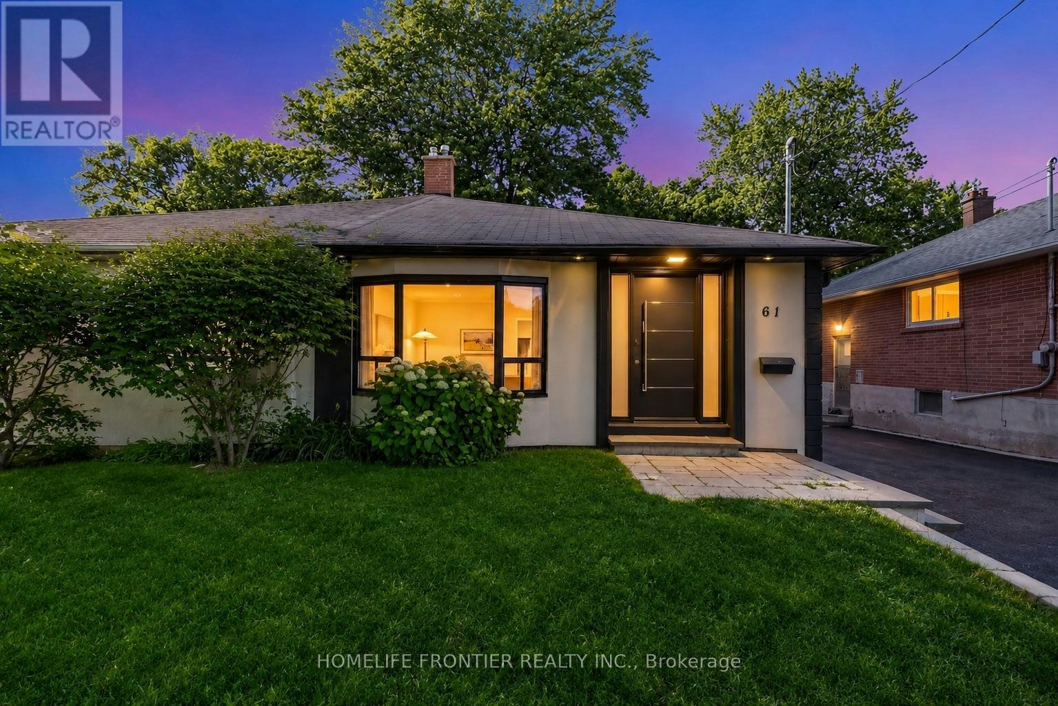 61 Sundial Crescent, Toronto, ON, M4A 2J7