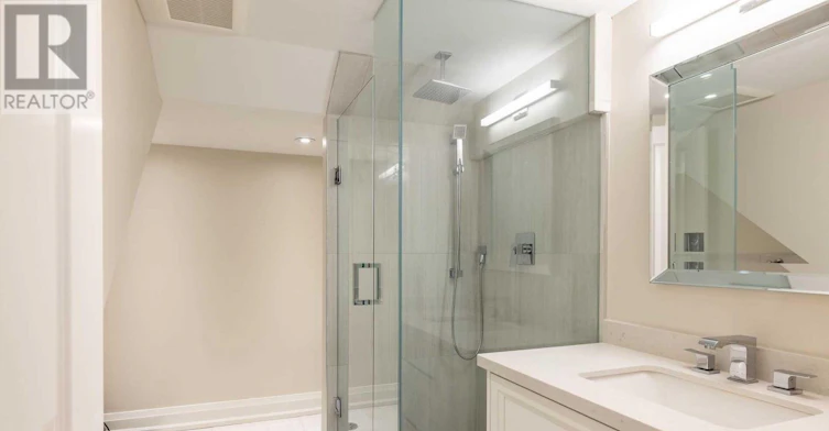 70 Parkview Hill Crescent, Toronto, ON, M4B 1R4 - 30