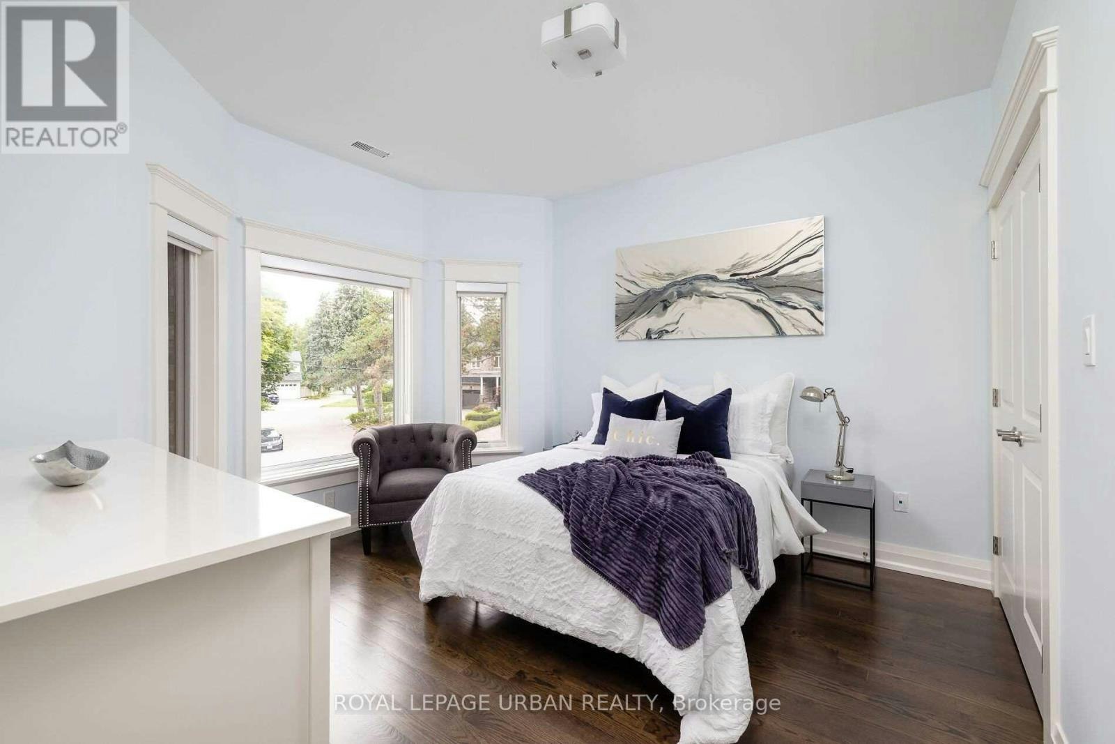 70 Parkview Hill Crescent, Toronto, ON, M4B 1R4 - 37