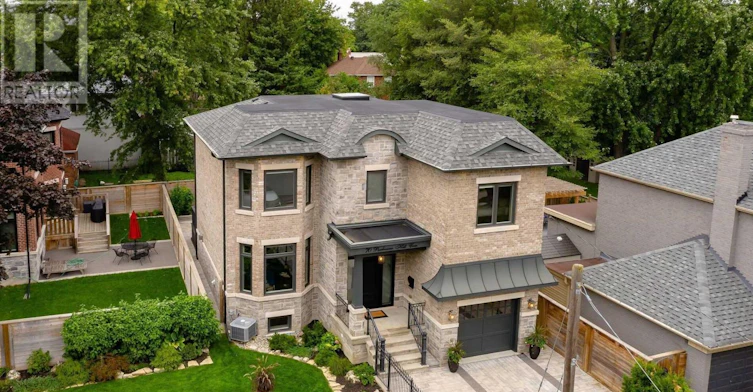 70 Parkview Hill Crescent, Toronto, ON, M4B 1R4