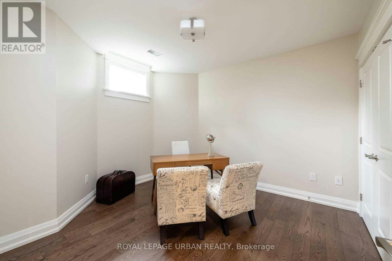 70 Parkview Hill Crescent, Toronto, ON, M4B 1R4 - 31