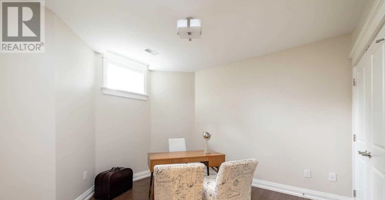 70 Parkview Hill Crescent, Toronto, ON, M4B 1R4 - 31