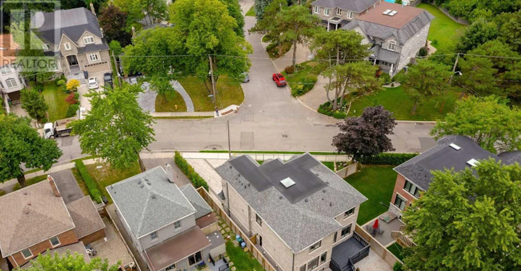 70 Parkview Hill Crescent, Toronto, ON, M4B 1R4 - 21