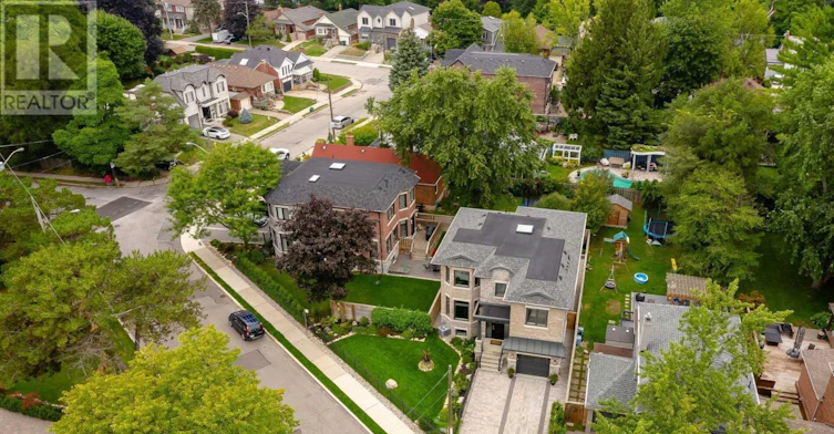 70 Parkview Hill Crescent, Toronto, ON, M4B 1R4 - 2
