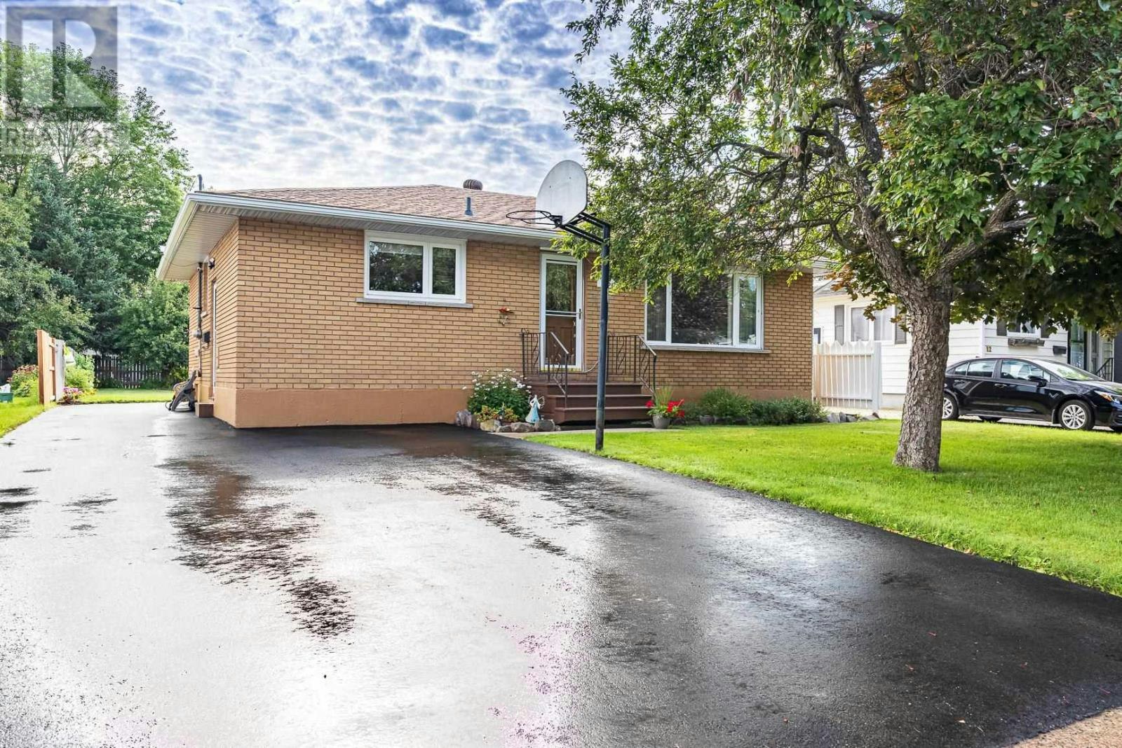 16 Tuckett Street, Sault Ste. Marie, ON, P6A 4G7