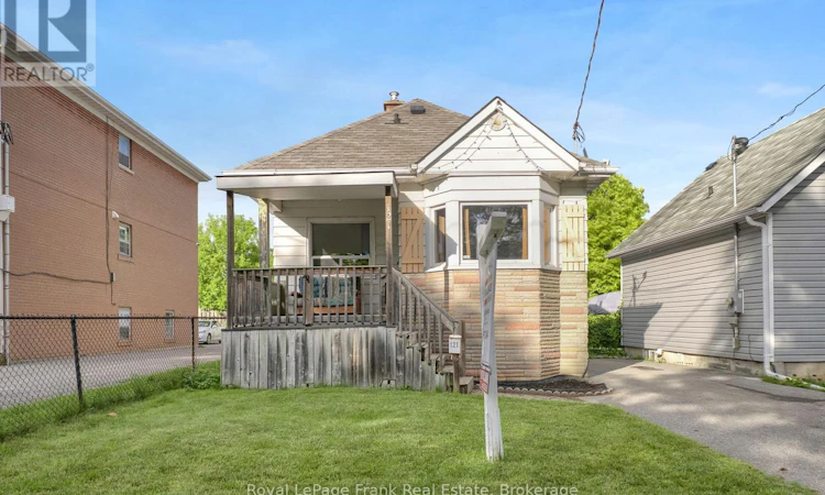 121 Cromwell Avenue