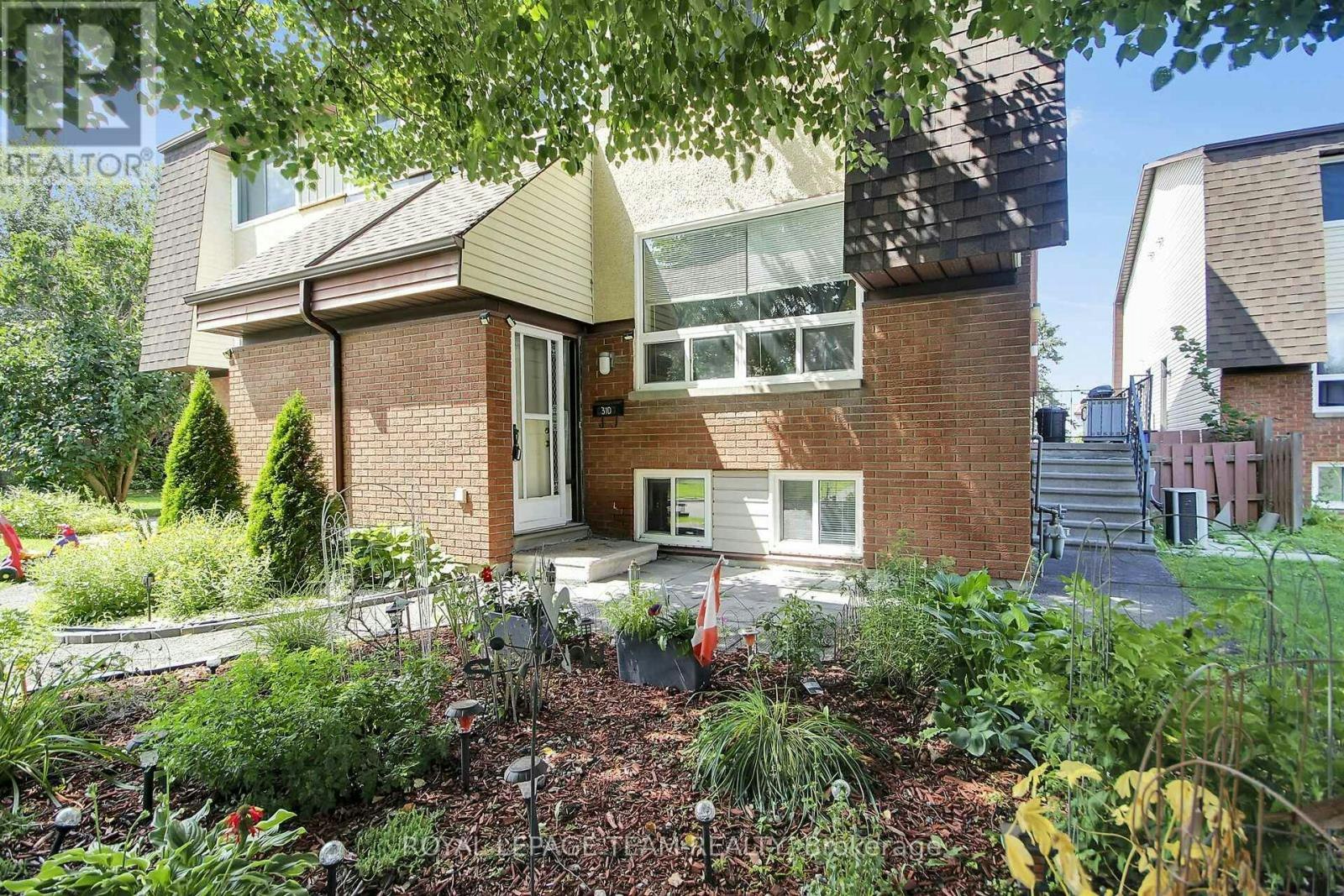 D-31 Woodvale Green Street, Ottawa, ON, K2G 4H3