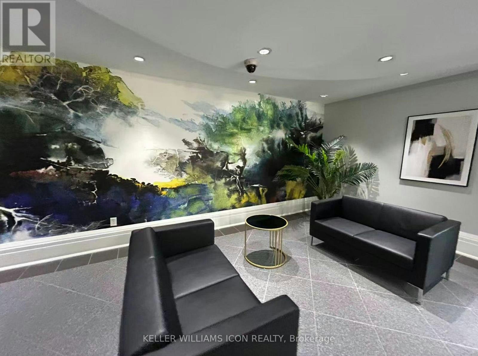 105-429 Somerset Street W, Ottawa, ON, K2P 2P5 - 2
