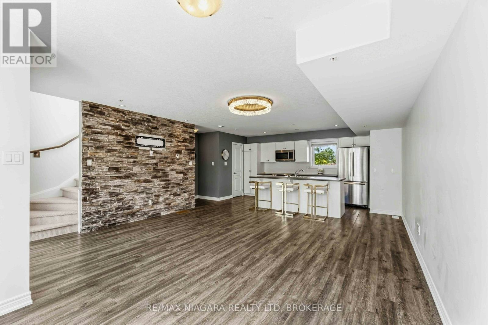 47 Scarlett Common, St. Catharines, ON, L2P 0C4 - 9