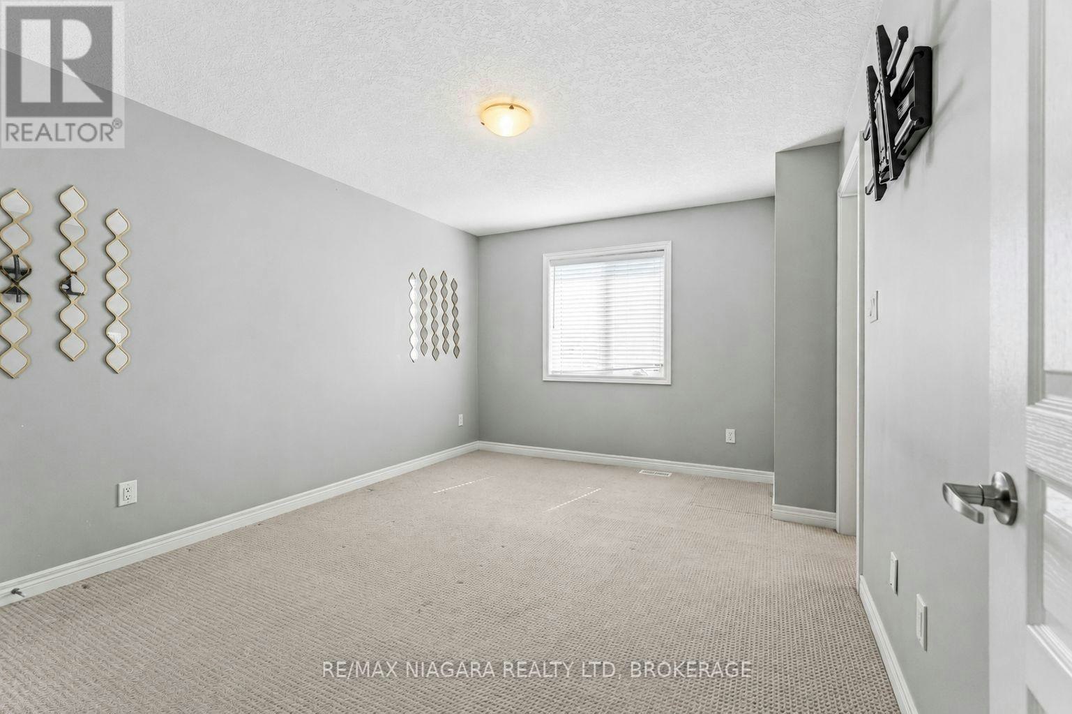 47 Scarlett Common, St. Catharines, ON, L2P 0C4 - 18