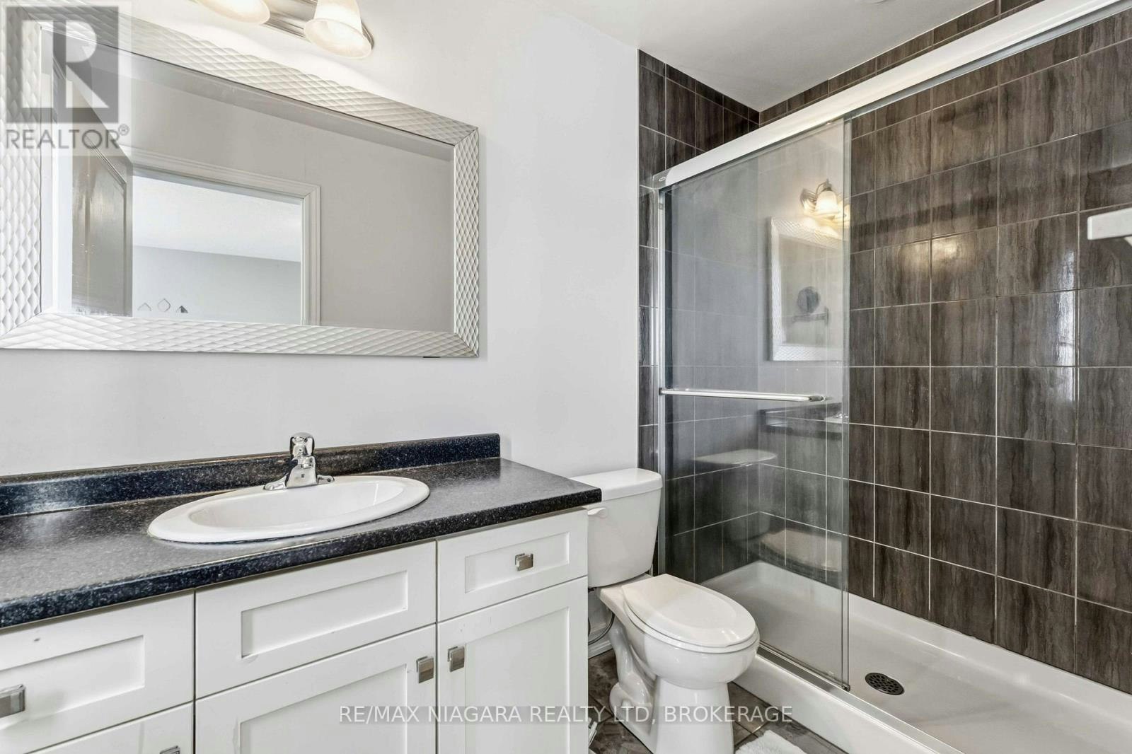 47 Scarlett Common, St. Catharines, ON, L2P 0C4 - 20