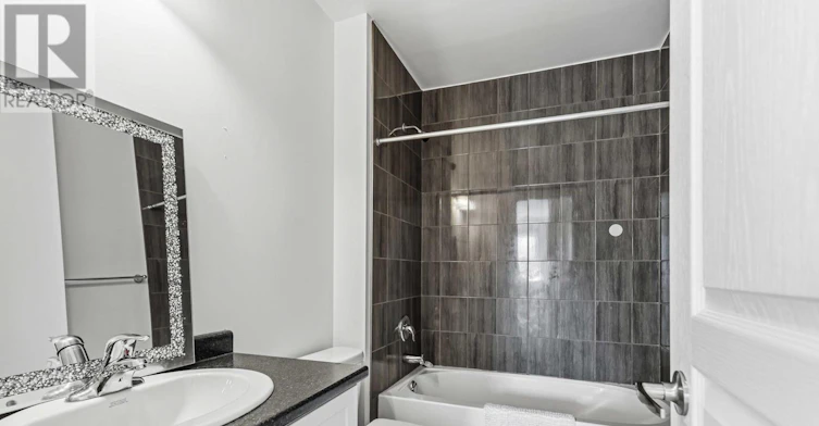 47 Scarlett Common, St. Catharines, ON, L2P 0C4 - 24