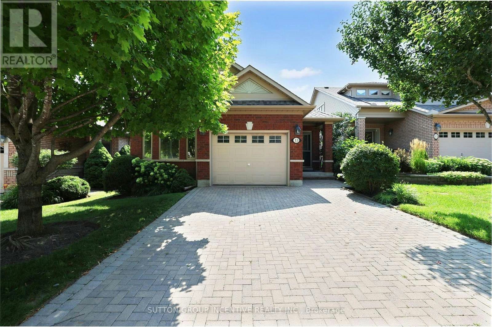 13 Renaissance Point, New Tecumseth, ON, L9R 2H8