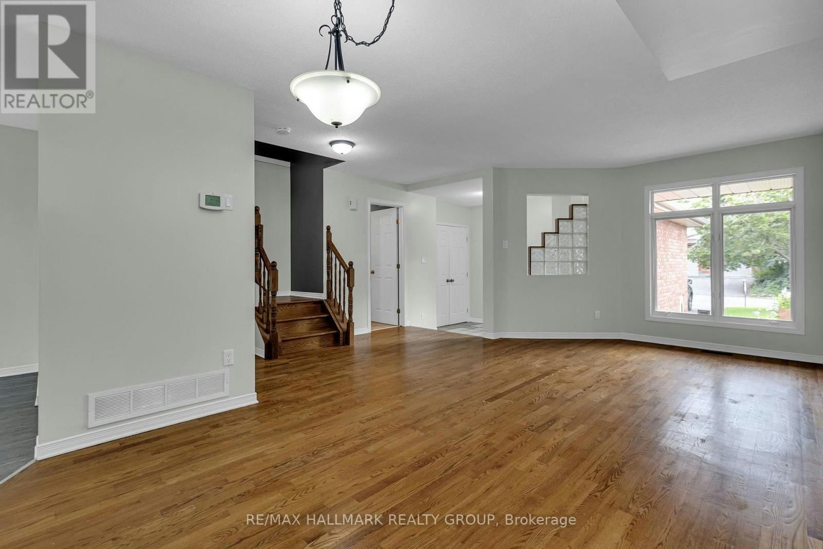 146 College Circle, Ottawa, ON, K1K 4S1 - 5
