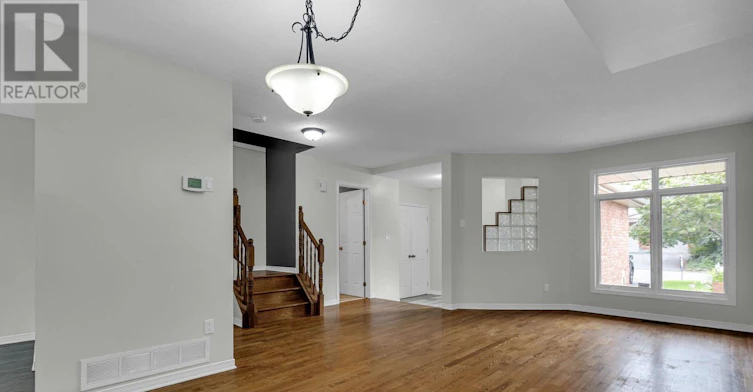 146 College Circle, Ottawa, ON, K1K 4S1 - 5