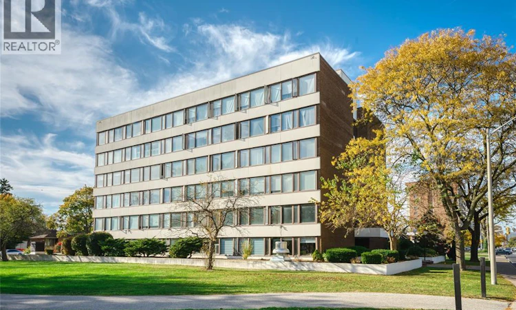 402-2144 Pelissier