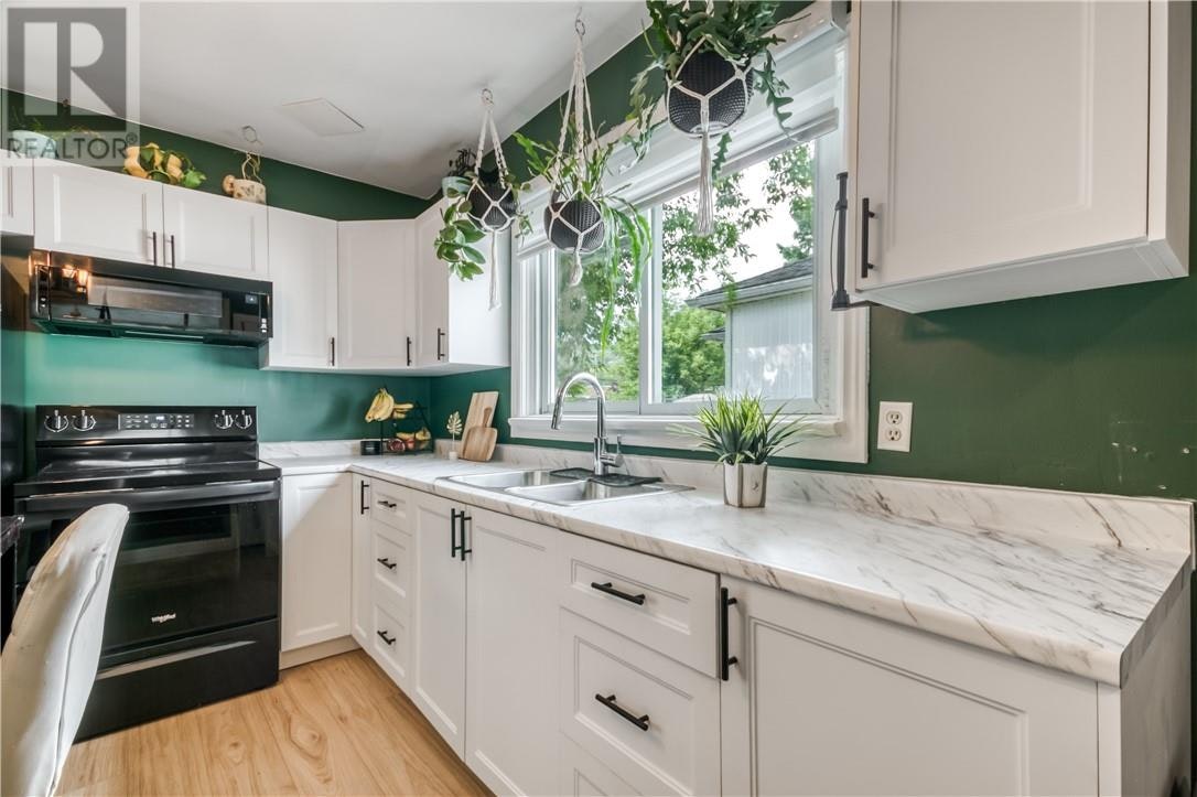 379 Frood Road, Greater Sudbury, ON, P3C 4Z7