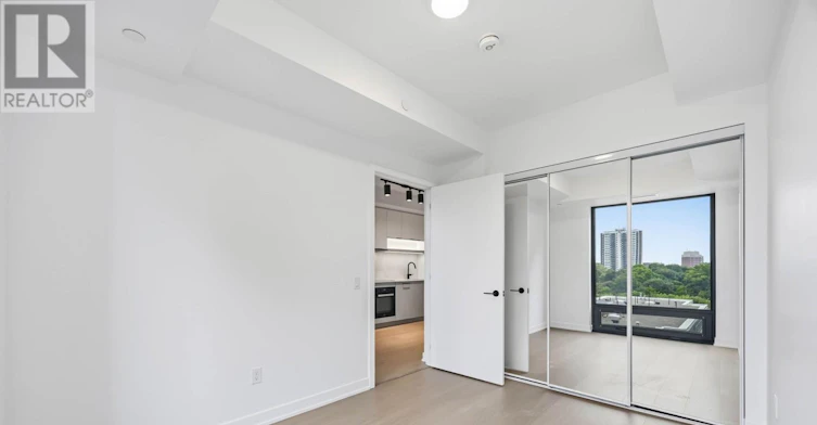 1007-91 Montclair Avenue, Toronto, ON, M5P 0B1 - 6
