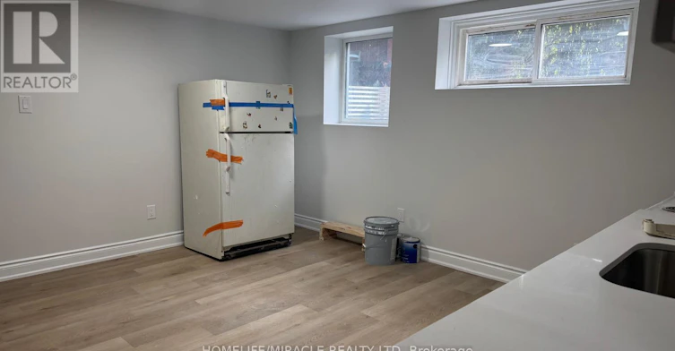 6 Kitson Drive, Toronto, ON, M1M 3C8 - 5