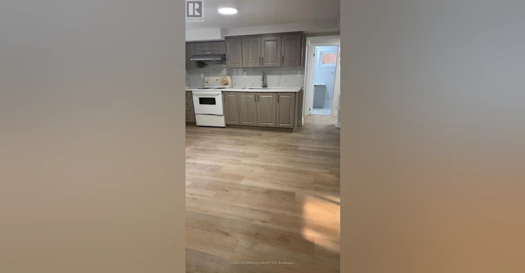 6 Kitson Drive, Toronto, ON, M1M 3C8 - 10