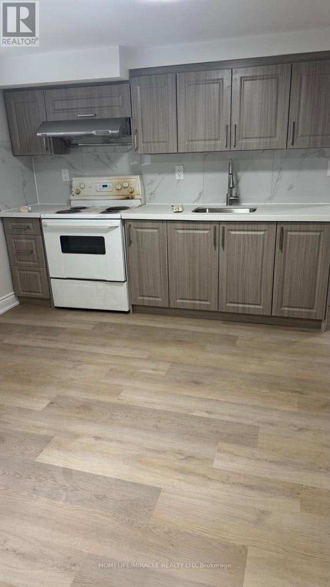 6 Kitson Drive, Toronto, ON, M1M 3C8