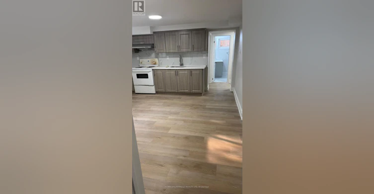 6 Kitson Drive, Toronto, ON, M1M 3C8 - 3