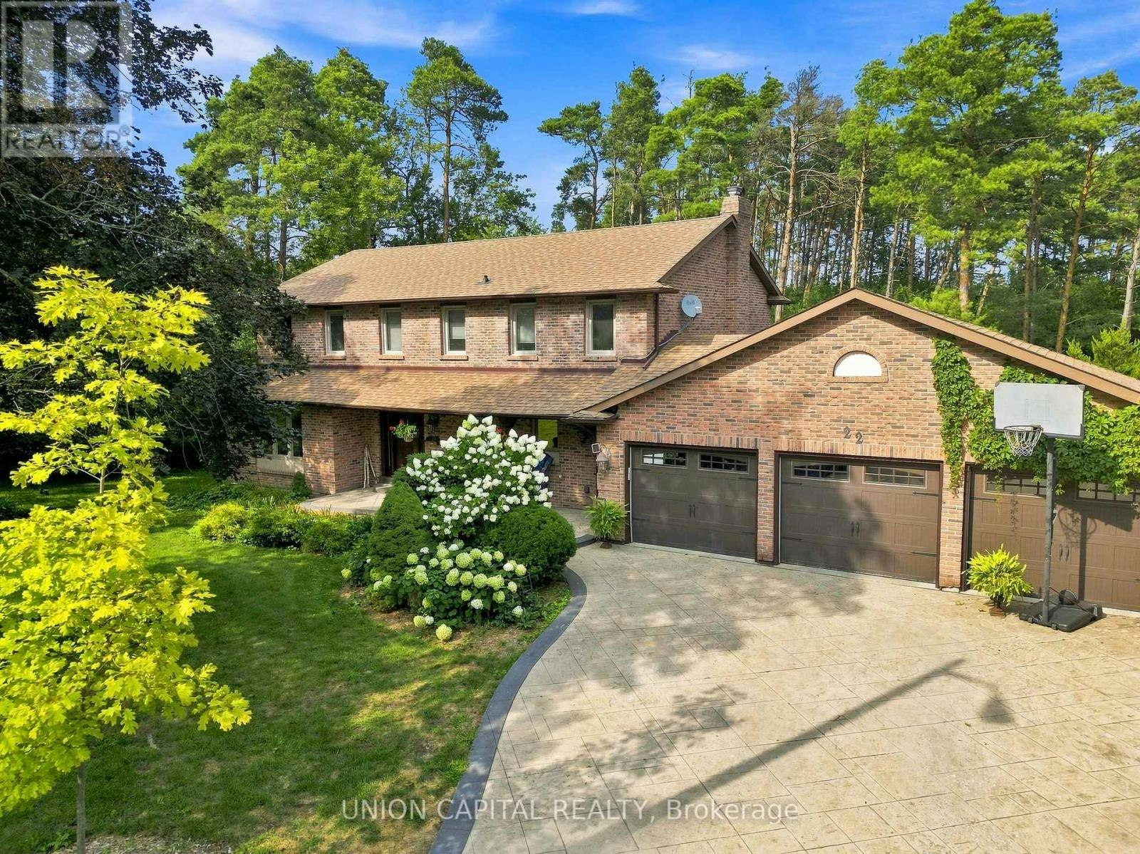 22 Cynthia Crescent, Richmond Hill, ON, L4E 2P8