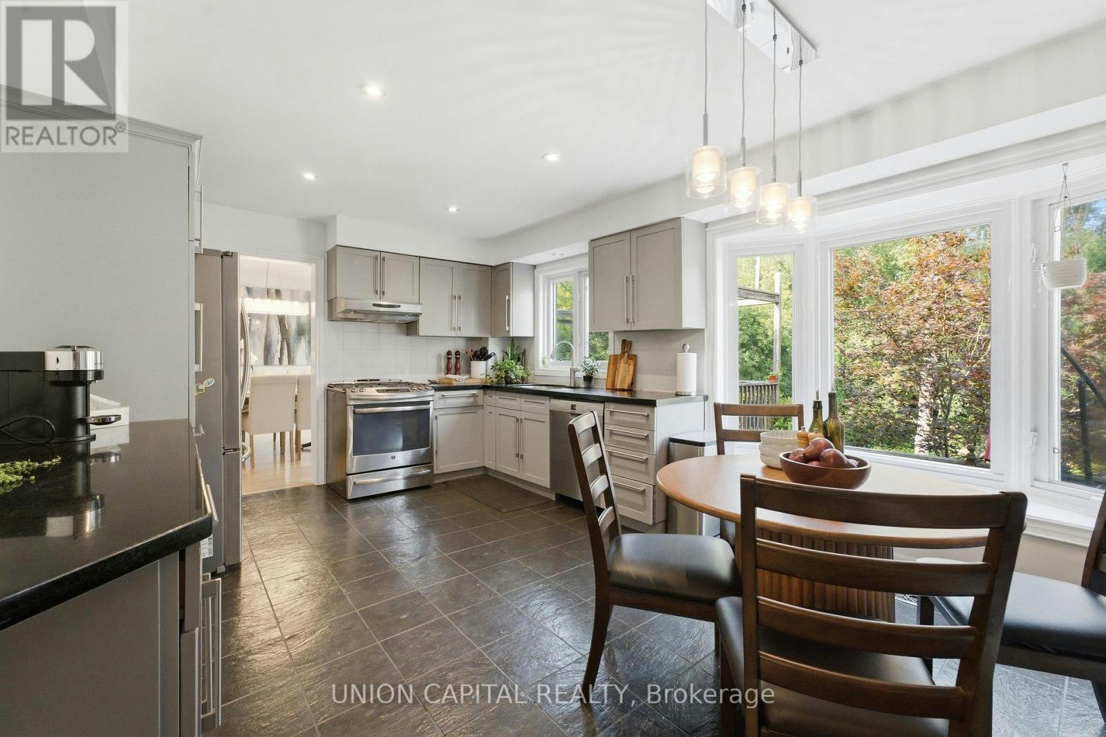 22 Cynthia Crescent, Richmond Hill, ON, L4E 2P8