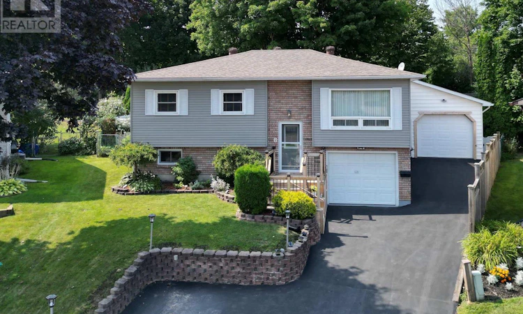8 Gaudaur Court