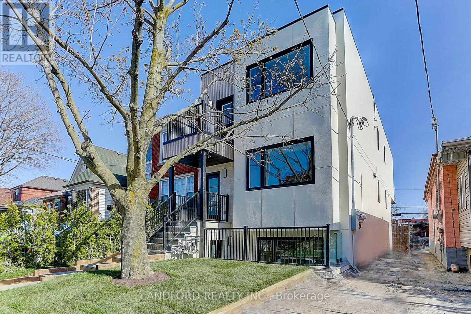 LOWER-71 Livingstone Avenue, Toronto, ON, M6E 2L7 - 3