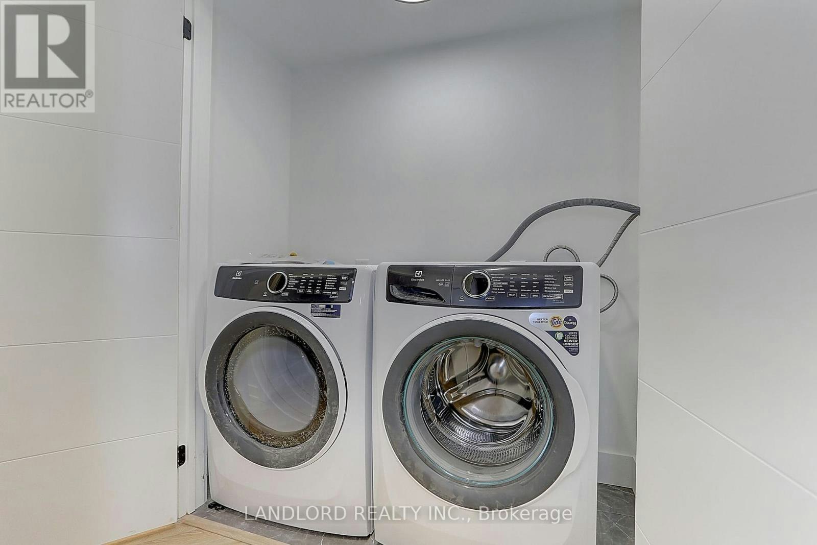 LOWER-71 Livingstone Avenue, Toronto, ON, M6E 2L7 - 31