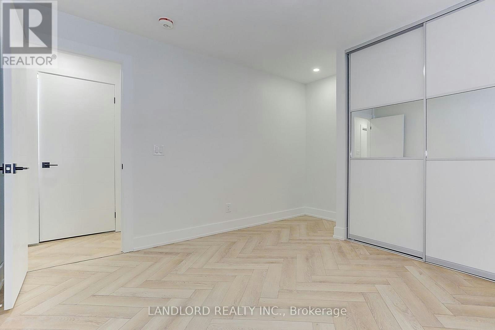 LOWER-71 Livingstone Avenue, Toronto, ON, M6E 2L7 - 26