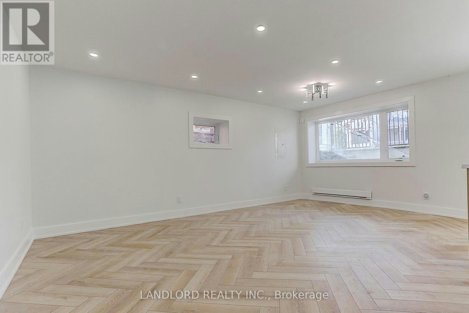 LOWER-71 Livingstone Avenue, Toronto, ON, M6E 2L7 - 21