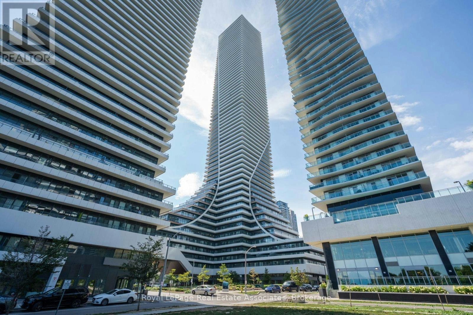 6104-30 Shore Breeze Drive, Toronto, ON, M8V 0J1
