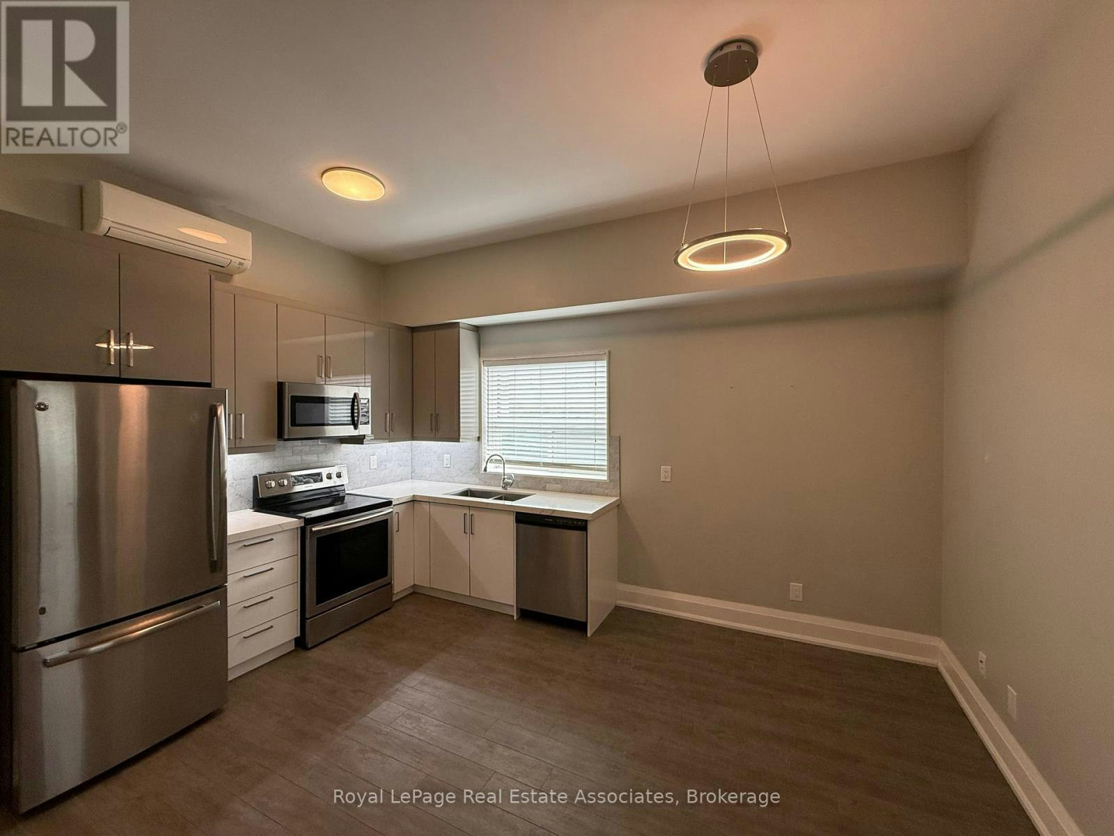 3-2548 Eglinton Avenue W, Toronto, ON, M6M 1T1 - 2