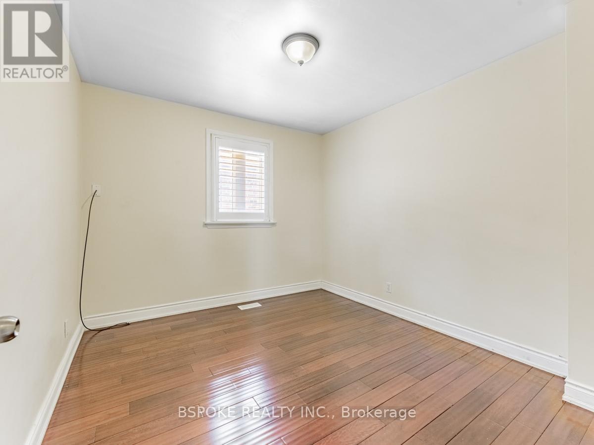 UPPER-252 Thistle Down Boulevard, Toronto, ON, M9V 1K7 - 18