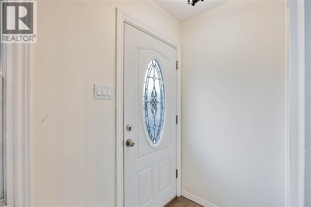 226 Trudeau Drive, Sarnia, ON, N7S 4K6 - 4